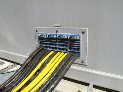 Прокладка кабелей через стену